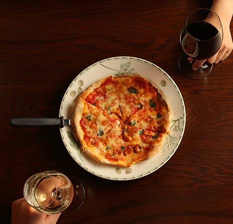 ピザとワイン　